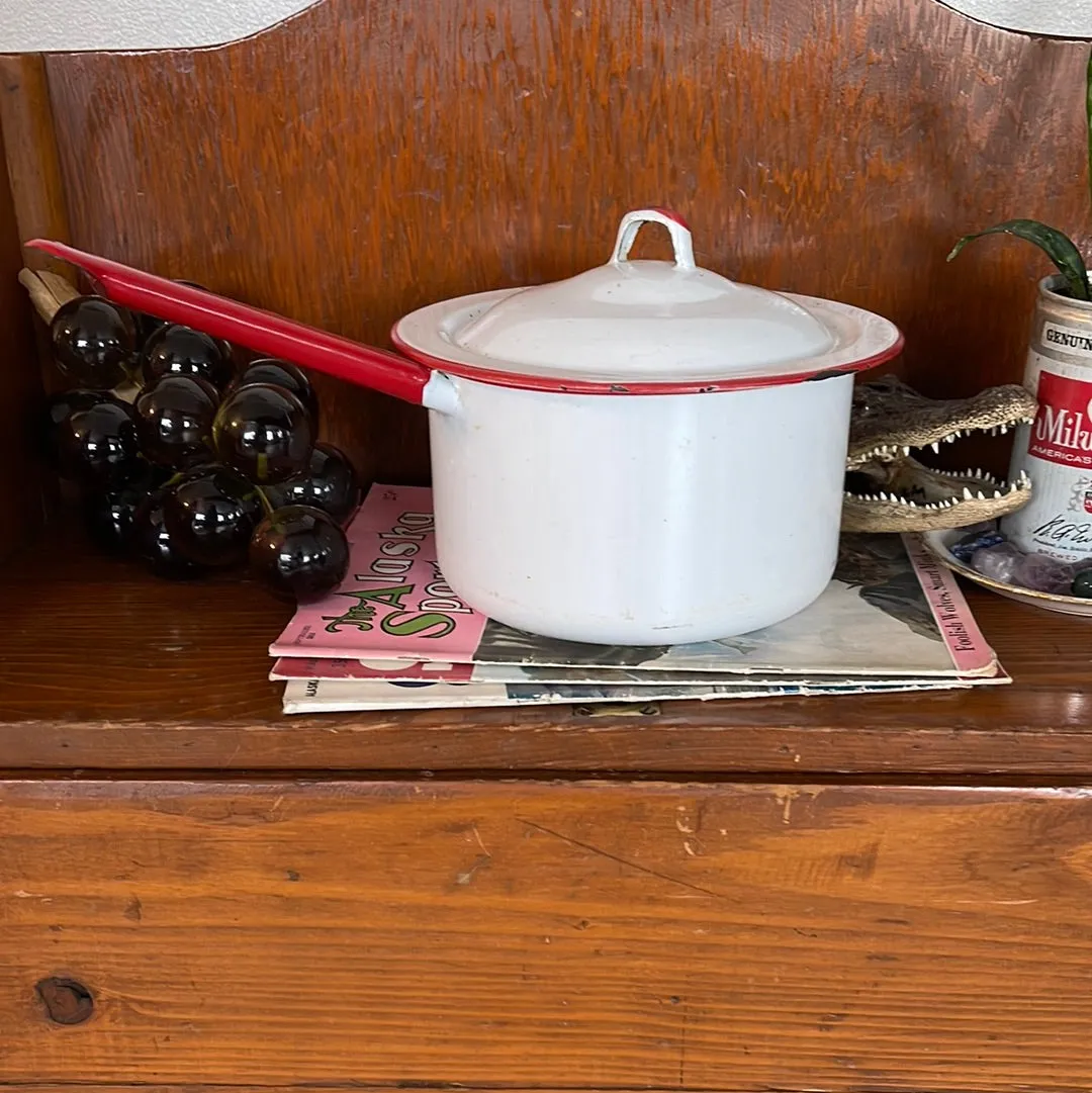 ENAMEL POT WITH LID - RED/WHITE