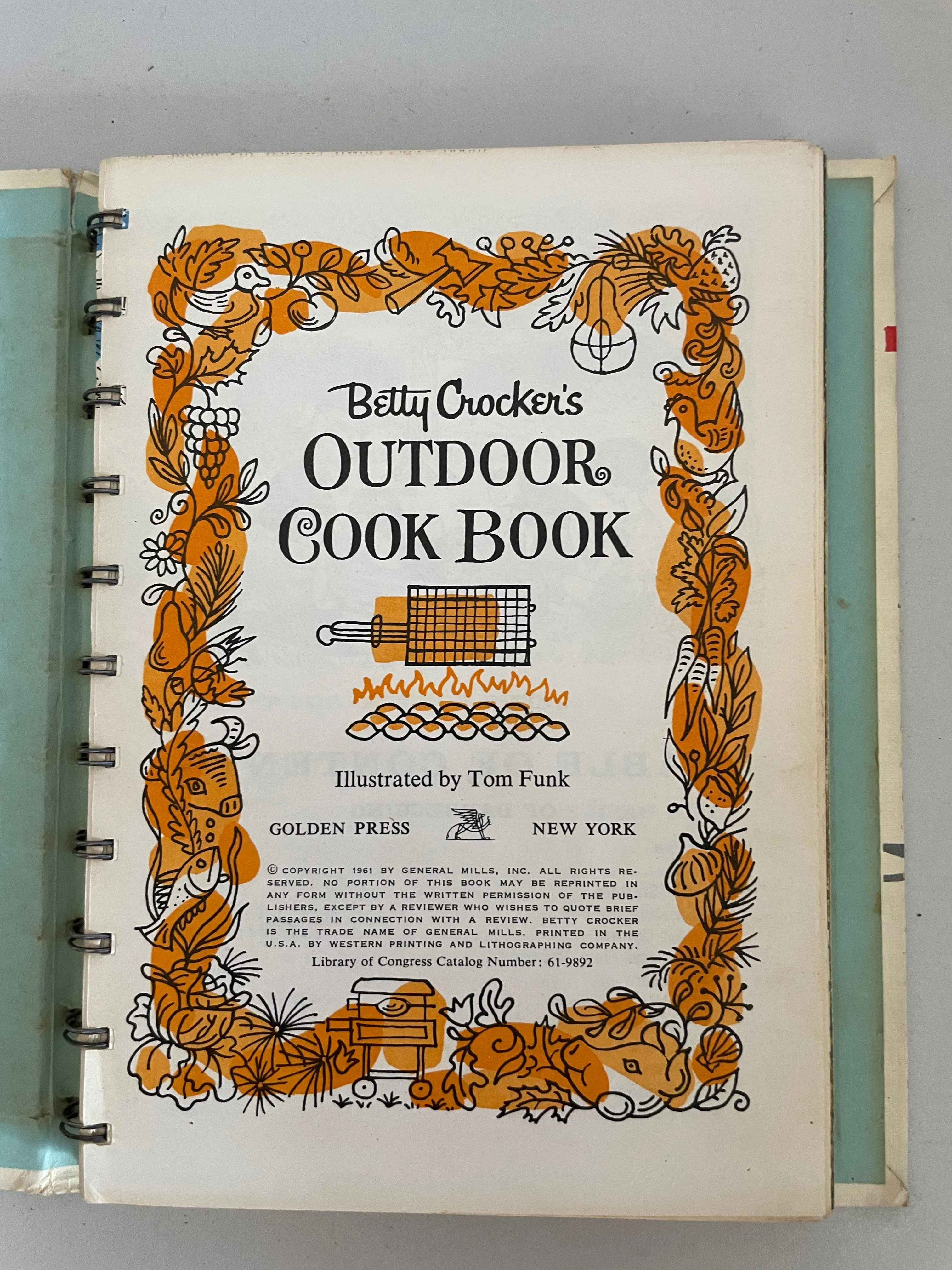 <€€ Vintage Betty Crocker's Outdoor Cook Book Spiral Hardcover 1961